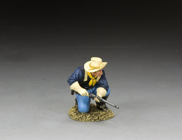 Der Soldat verbeugt sich bereit