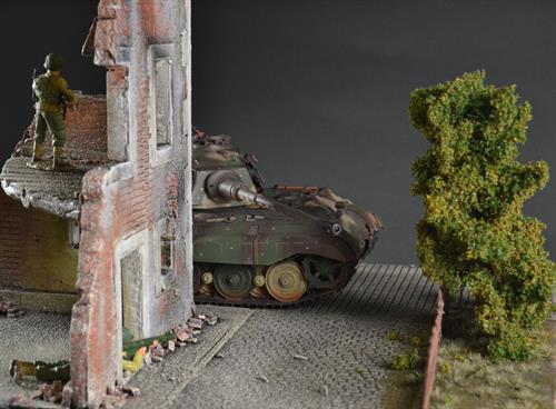Ruinengebäude an der Kreuzung - Diorama