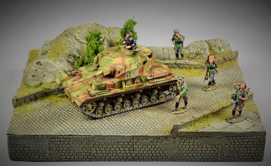 Road through Terrain - diorama 