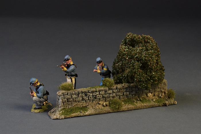 Stone wall with bush (only 1 in stock)