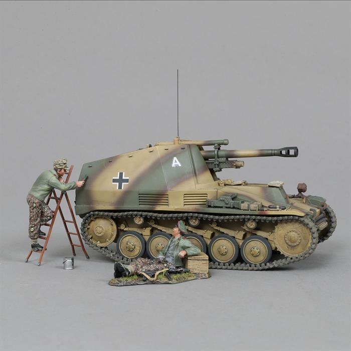 Sd.Kfz. 124 Wespe with crew
